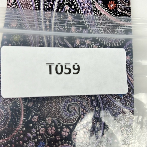 Men's Mauve Paisley Guy Laroche Tie - Picture 8 of 8